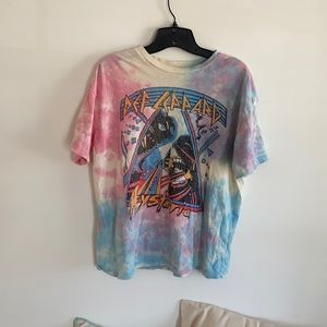 tie-dye deff leppard tee